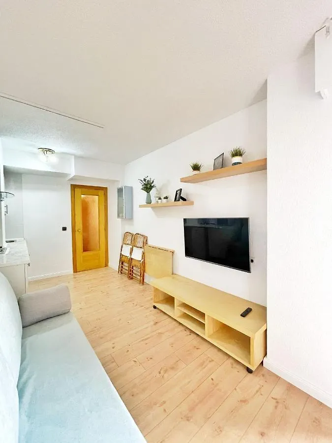 Nuevo/Acogedor Estudio En Prosperidad, Terraza,A/C Apartment Madrid